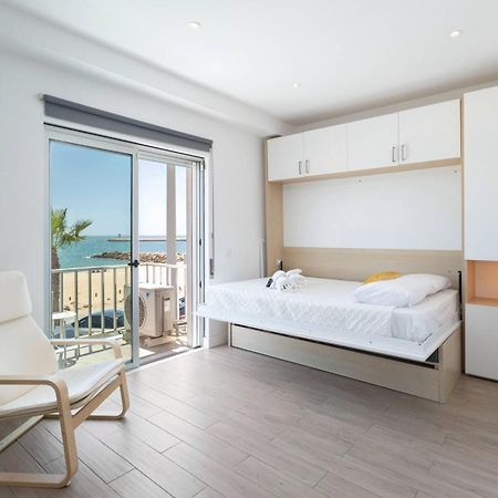Centralgarve - Stunning Beach Front Studio - Astro Quarteira Dış mekan fotoğraf